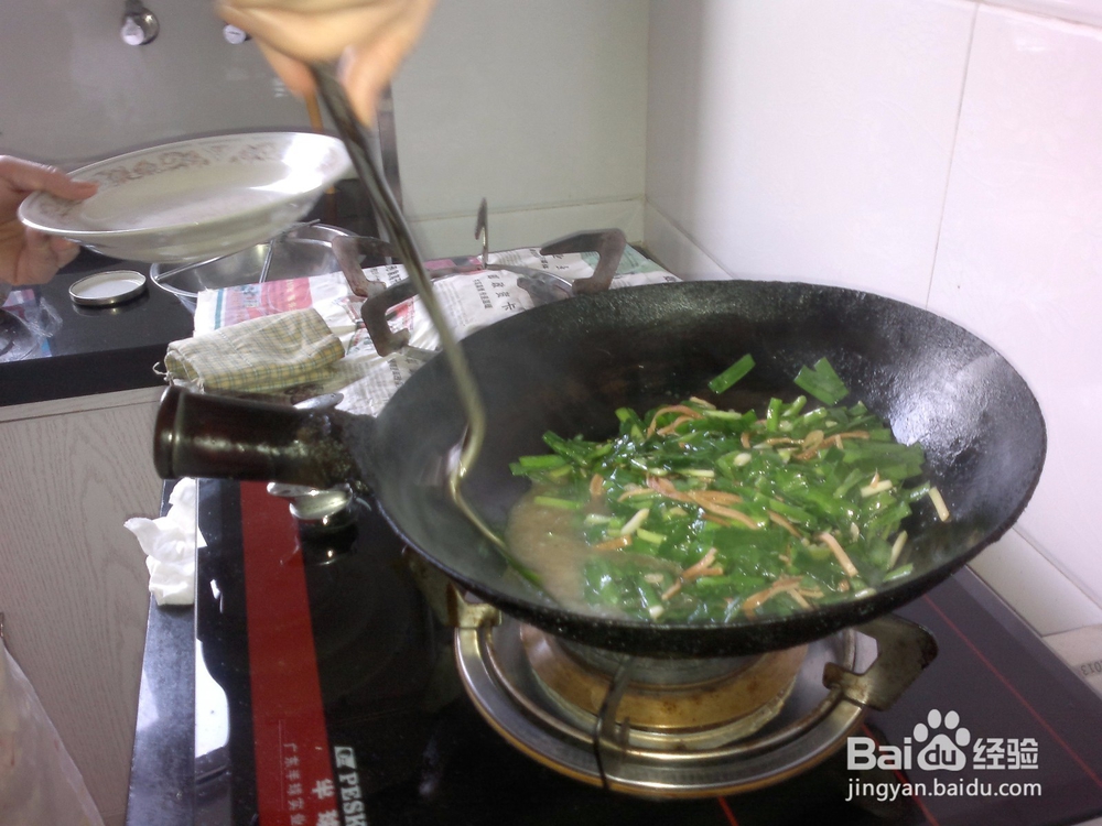 虾皮韭菜炒干丝的做法