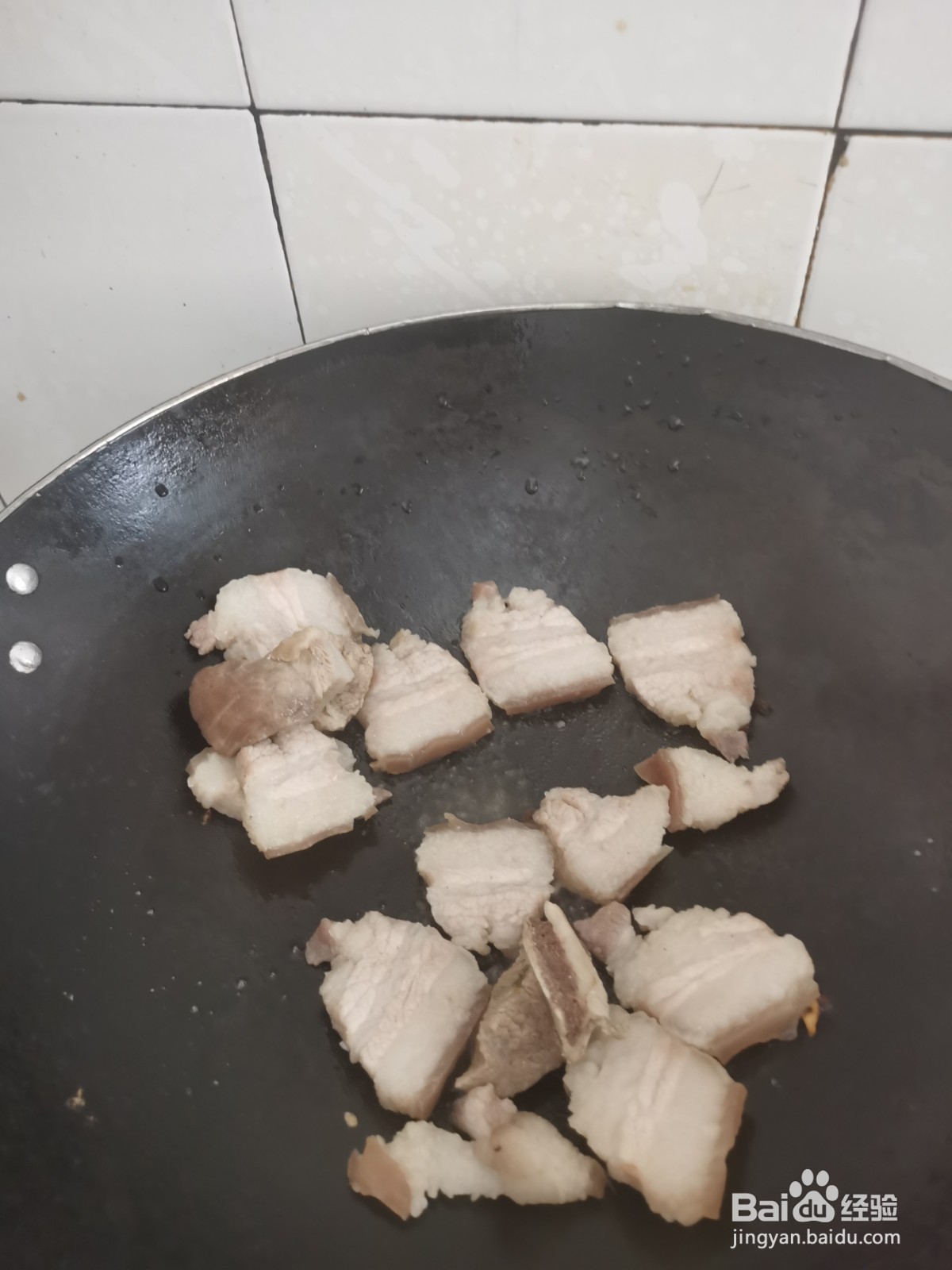 如何做香辣五花肉?