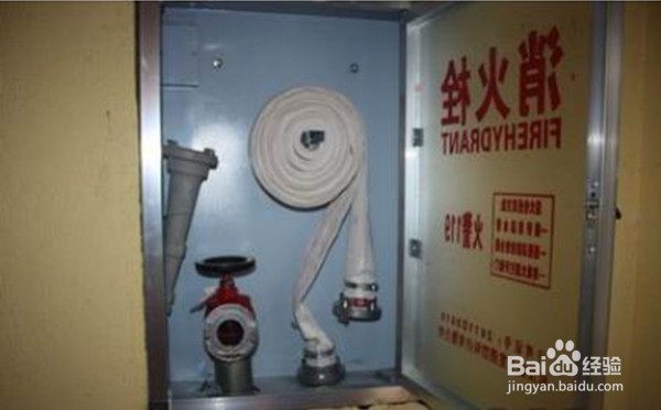 消火栓的设置位置距房屋外墙不能小于几米？