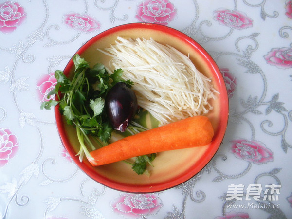 妙拌胡萝卜金针菇