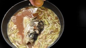 红汤胖头鱼的制作步骤！