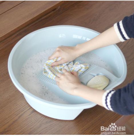 衣服油污怎么清洗_衣服油渍太久怎样清洗-第1张图片-潮百科