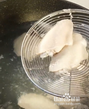 如何制作软烂入味的可乐鸡翅
