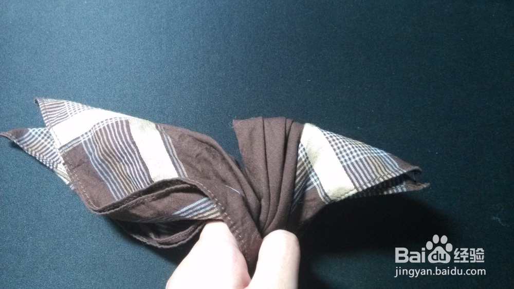 牵牛花和明虾的餐巾做法