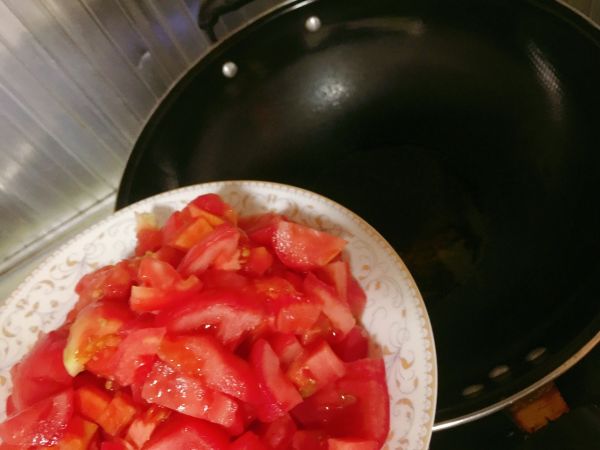 番茄浓汤牛肉米线