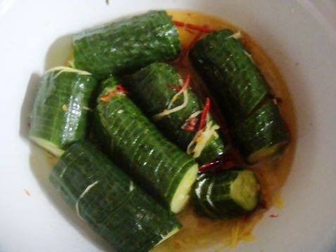 让人口水直流的酸辣黄瓜，还不动心嘛？