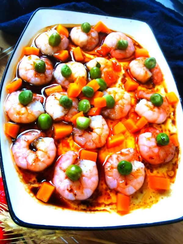 鲜蔬虾仁炖蛋。