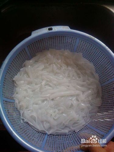 简单易做的美味早餐:蛋炒河粉