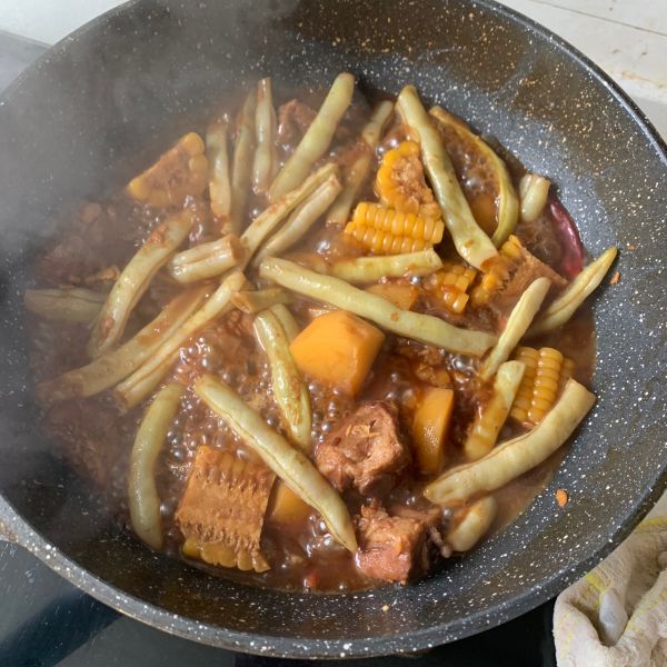 土豆排骨焖花卷