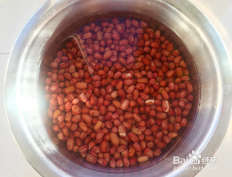 家庭自制桂圆莲子红豆粥