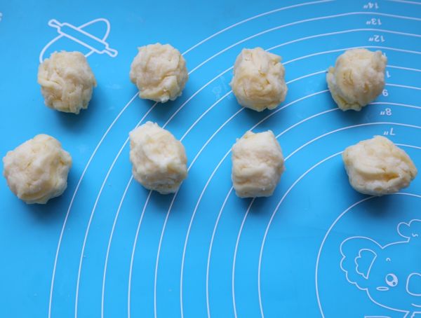 牛奶拉丝小餐包