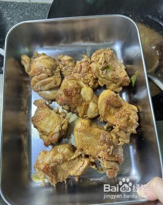 葱油鸡腿焖饭怎么做？