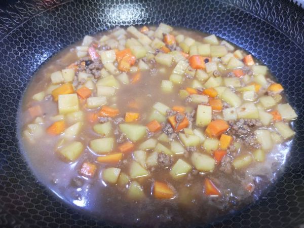 胡萝卜土豆打卤面