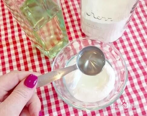 教你如何处理厨房油污?