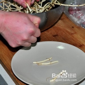 如何制作折耳根炒腊肉