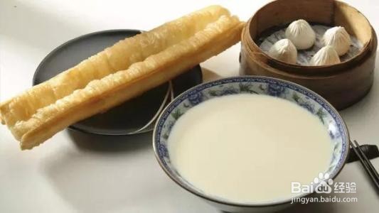 每天早上嗓子疼怎么办