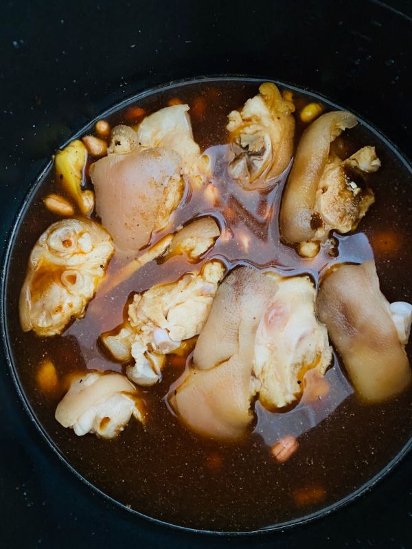 花生黄豆焖猪蹄