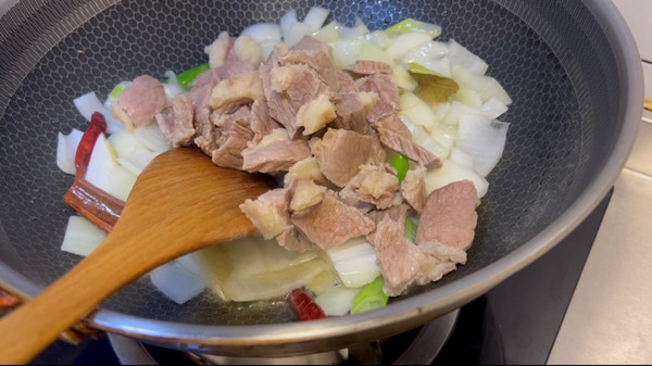 咖喱土豆炖牛肉