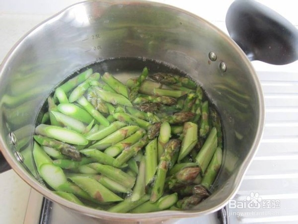 芦笋炒肉的制作方法