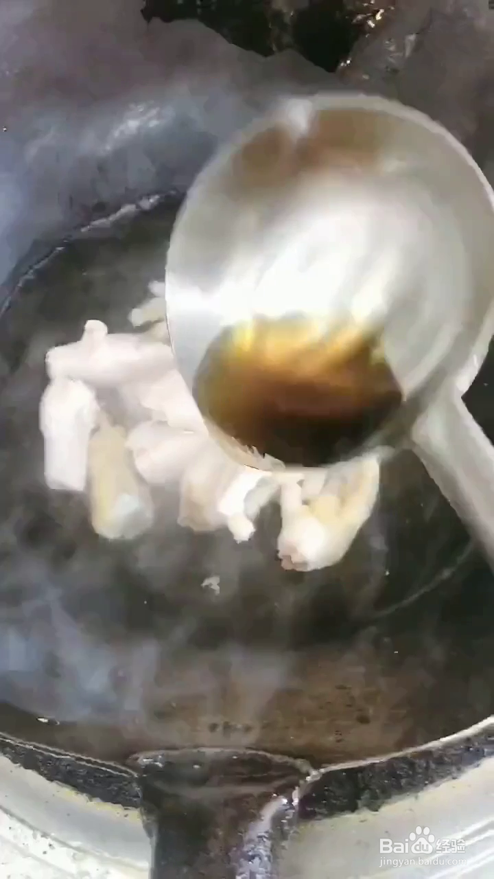 如何制作好吃土豆烧鸡爪？