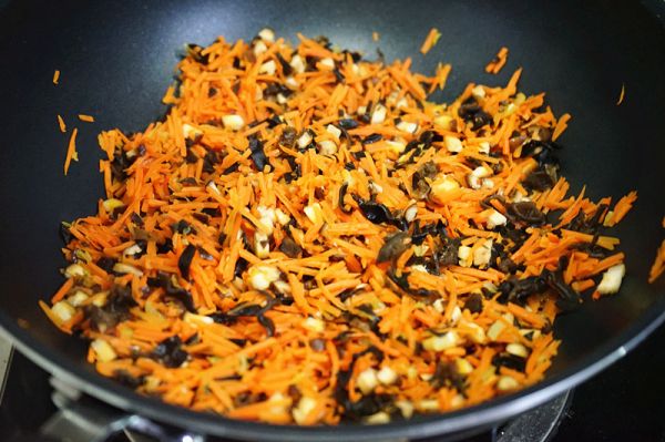 胡萝卜馅素包子