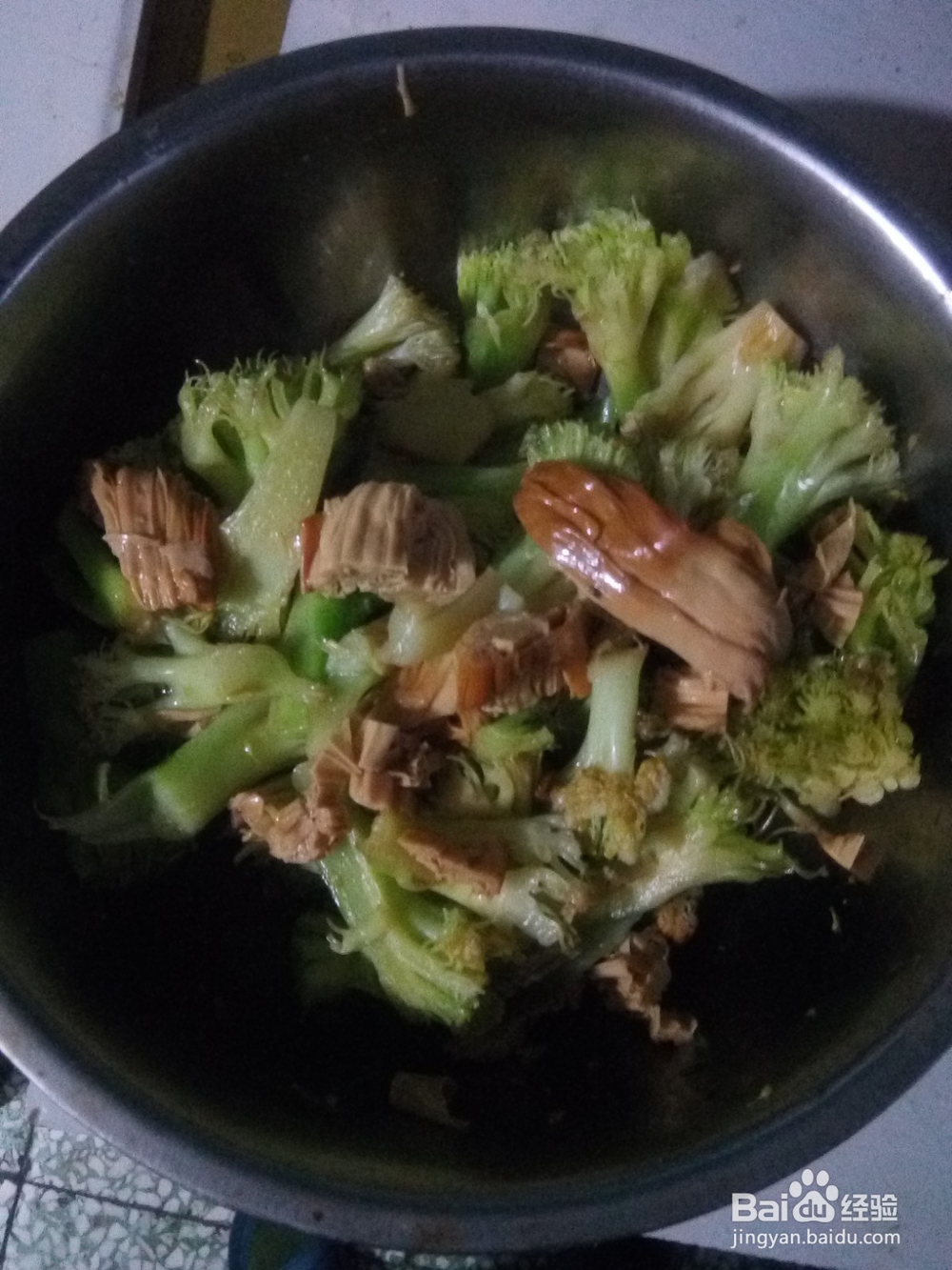 西兰花拌鸡汁豆腐