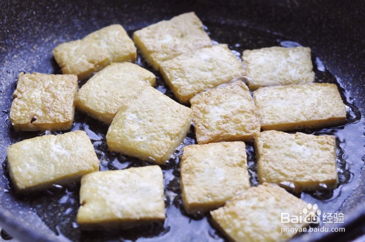 五花肉焖煎豆腐