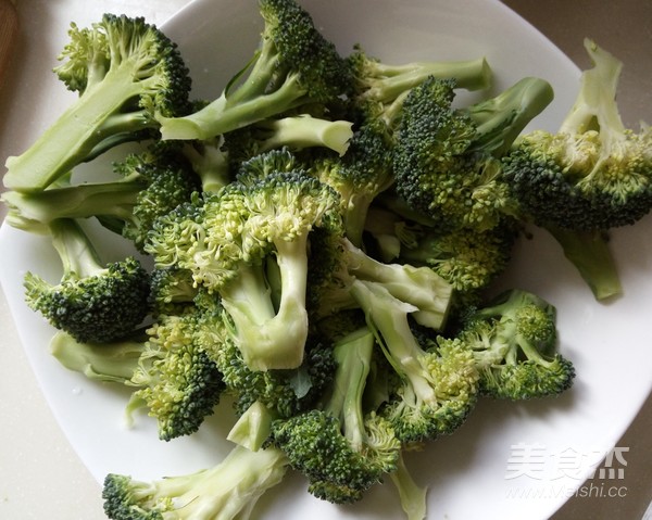 西兰花虾仁的做法