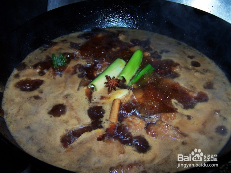 家常土豆炖红烧肉的做法