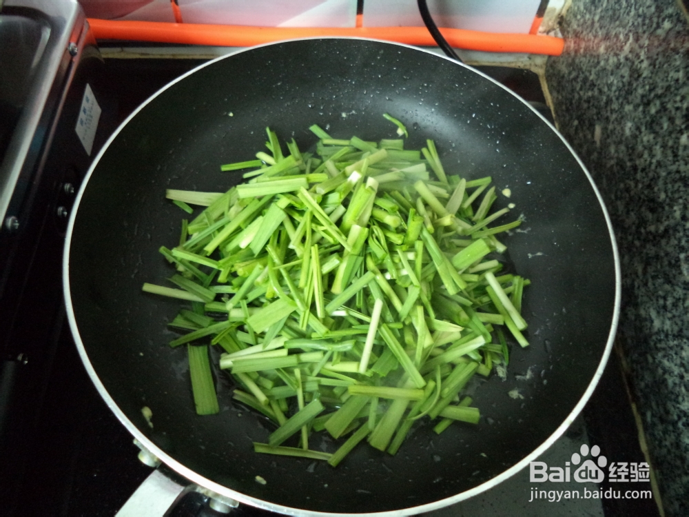 简单美味的蒜苗炒鸡蛋