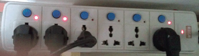 电脑黑屏怎么办：[1]检查电源是否正常