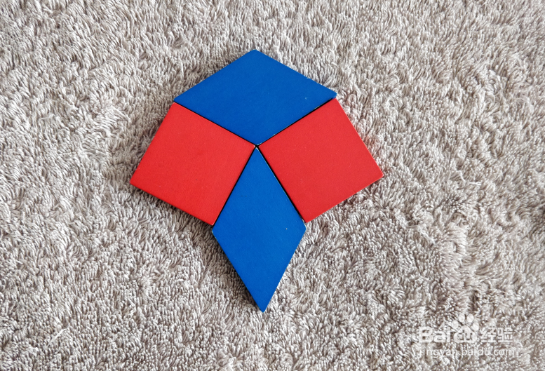 用蒙氏积木怎样拼一只飞翔的大鸟?