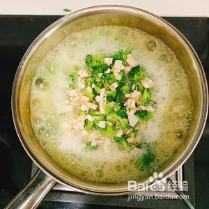 养生食补益藜米虾肉蘑菇山药西兰花粥的做法