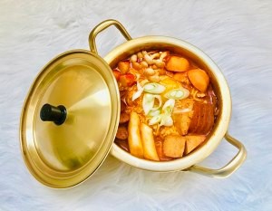 教你制作美味的辣年糕火锅