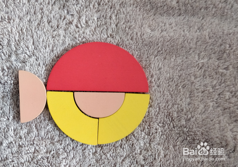 用蒙氏积木怎样拼海里的灯笼鱼呢?