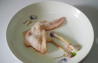 鸡翅包饭制作的步骤