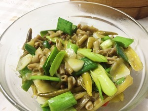 泡椒鸭肠的做法