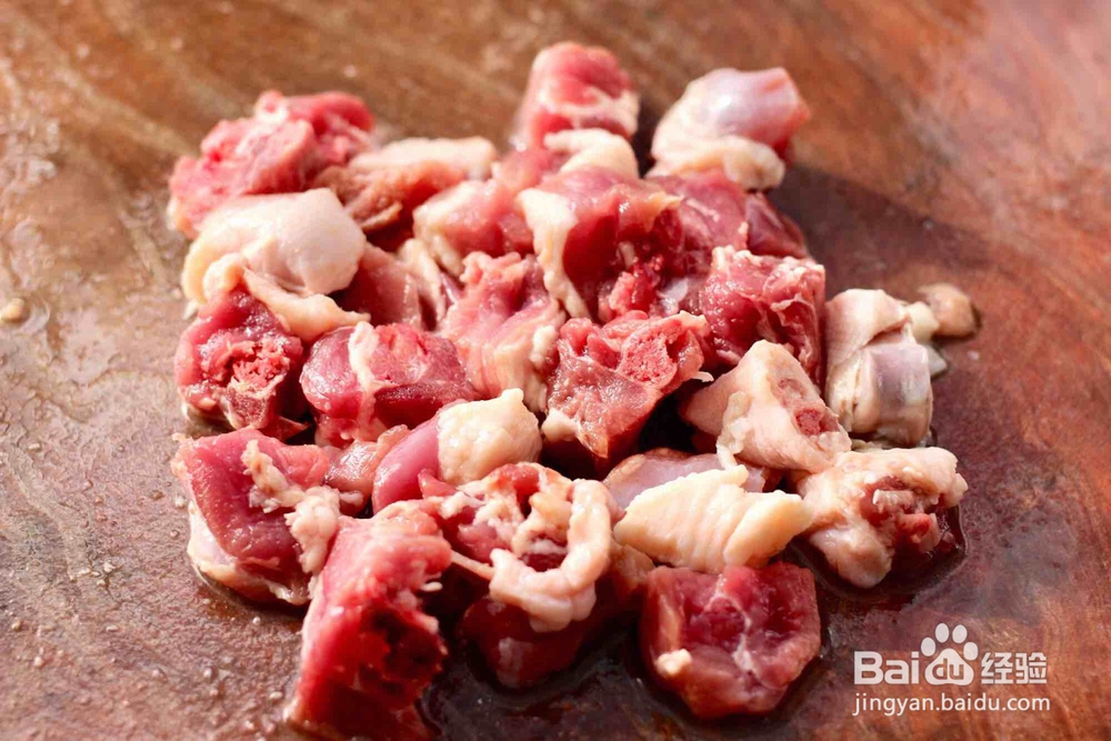 怎么做萝卜双椒啤酒炖鸭