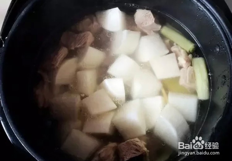 冬季滋补菜肴——萝卜炖羊肉