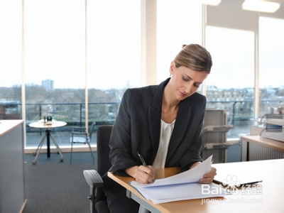 上班族缓解肩颈酸痛简单五招式