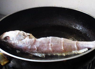 超美味的肉丁榨菜烧黄花鱼，每一口都是满满的幸福！