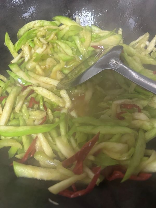 素炒鱼香茄子丝