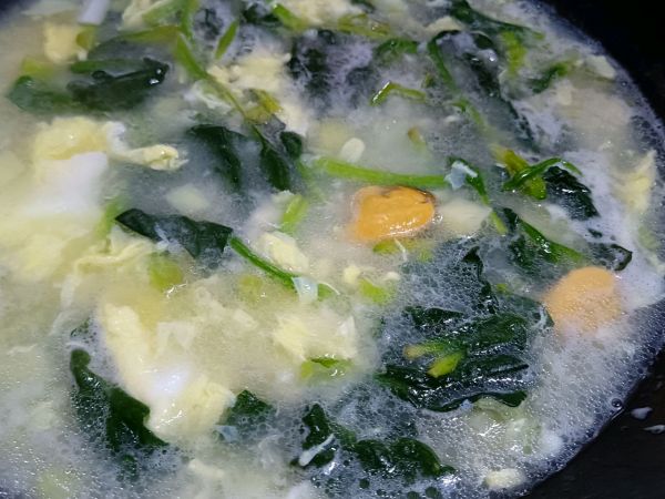 贻贝蛋花时蔬疙瘩汤