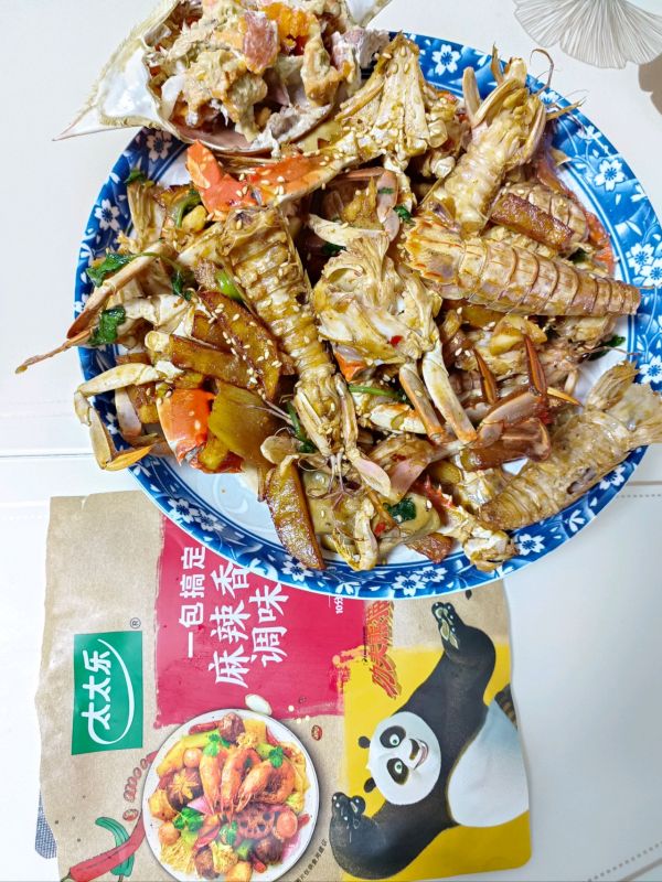 麻辣香锅虾爬子螃蟹