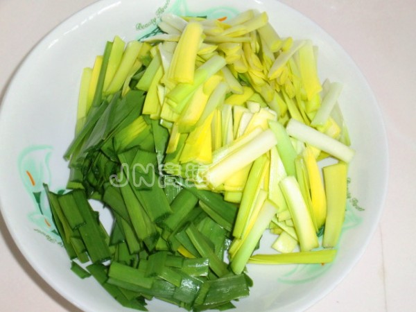 黄芽韭菜炒鸡心