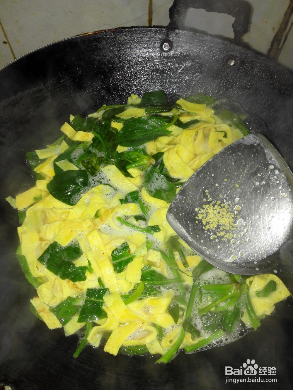 怎样做蛋皮菠菜汤？