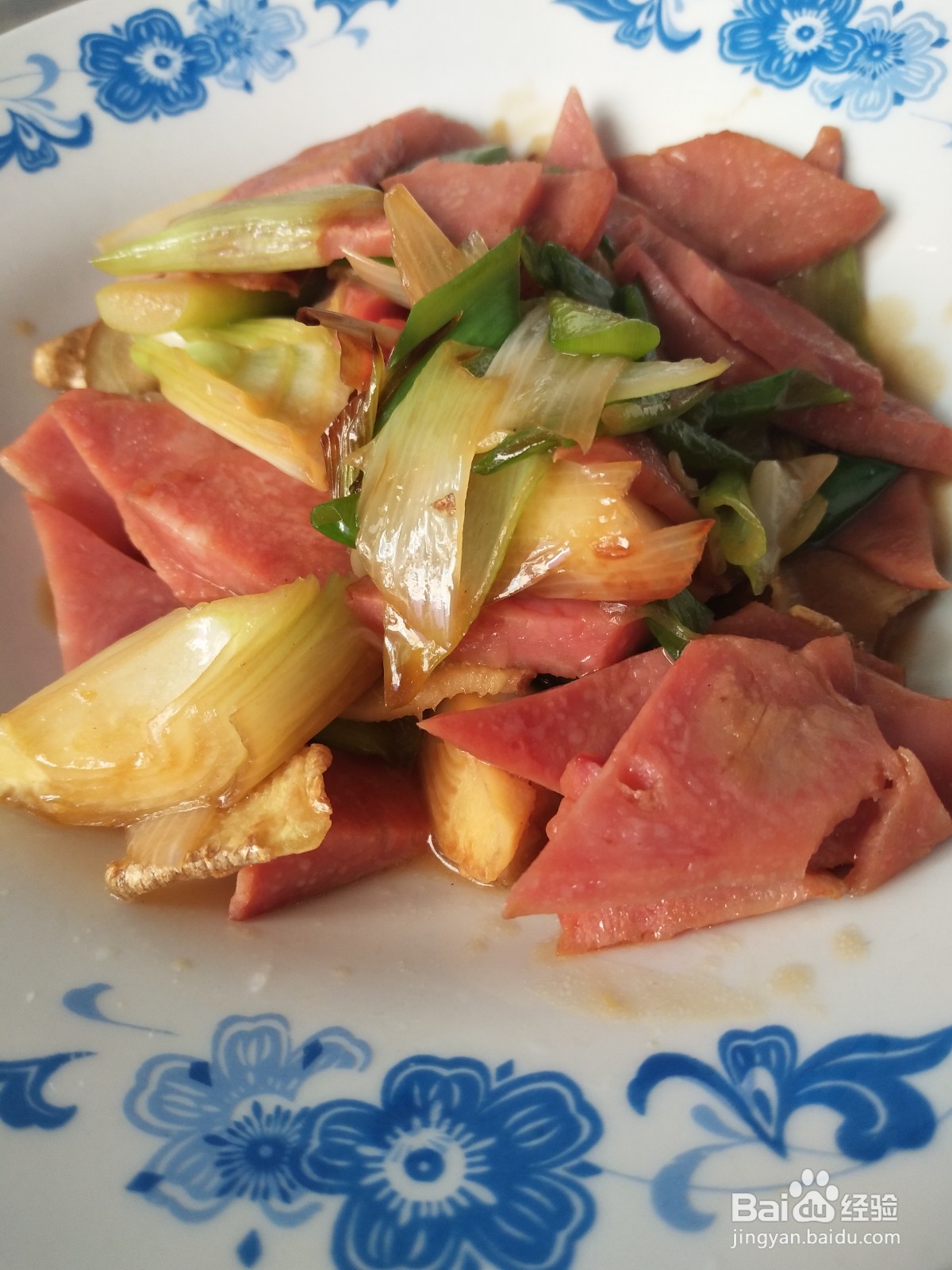 怎样做大葱爆火腿肠