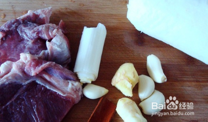 家常萝卜炖牛肉的做法