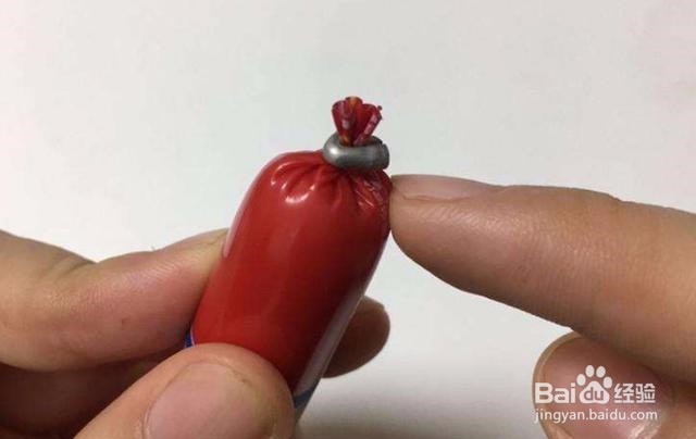 火腿肠和啤酒别再用牙齿咬？