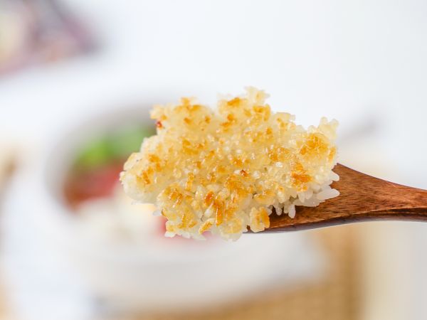 广式腊味煲仔饭